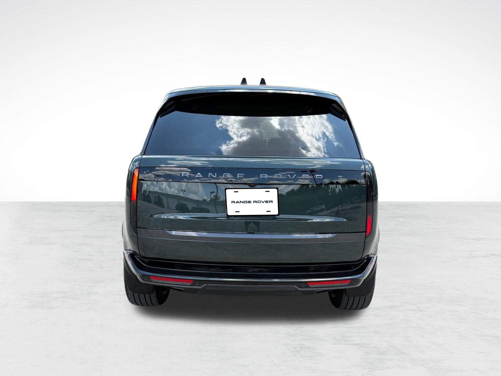 New 2026 Land Rover Range Rover Long Wheelbase SE AWD/4WD image 10