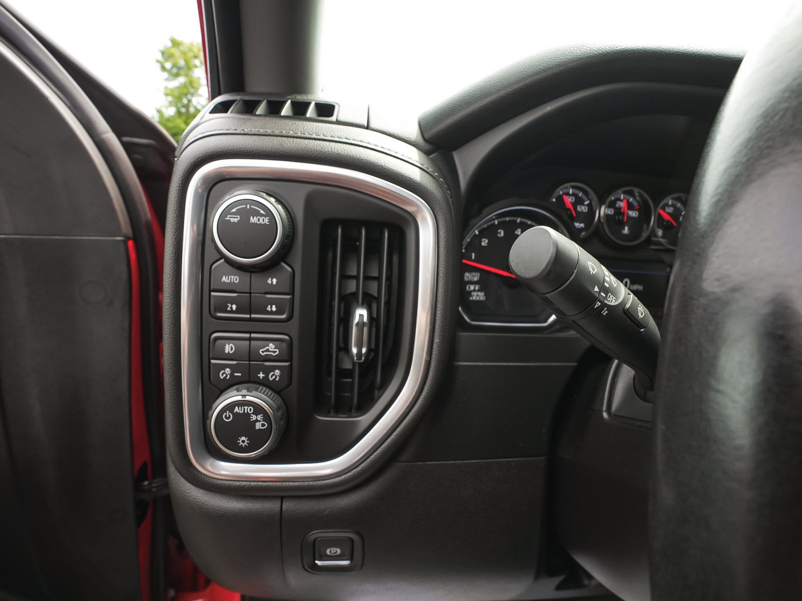 Used 2021 Chevrolet Silverado 1500 RST AWD/4WD image 26