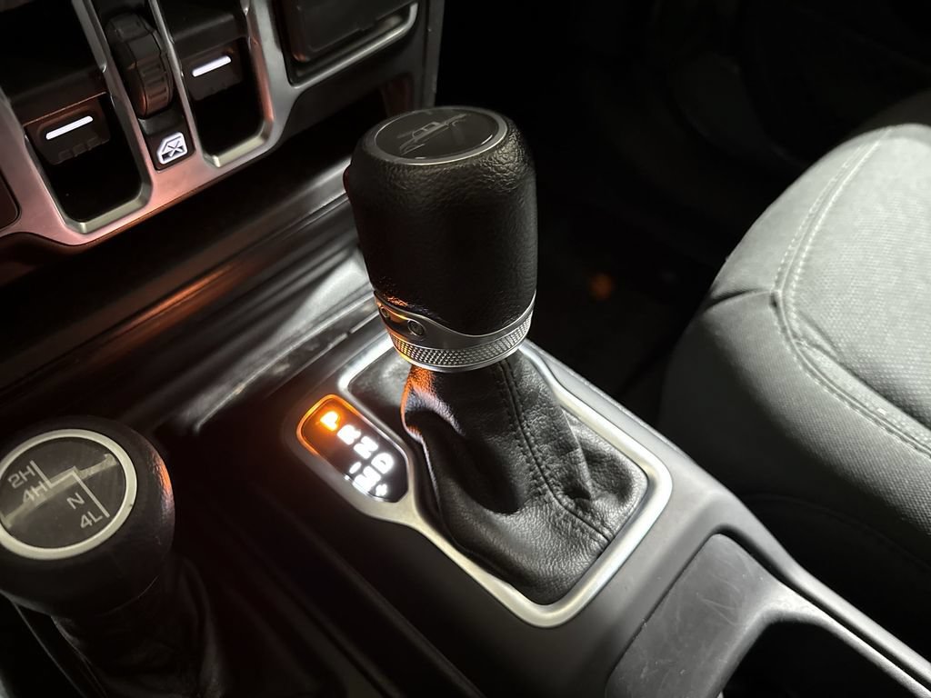 Used 2021 Jeep Gladiator Sport AWD/4WD image 17