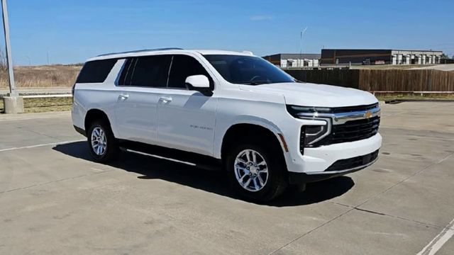 New 2026 Chevrolet Suburban LS w/ Max Trailering Package RWD image 2