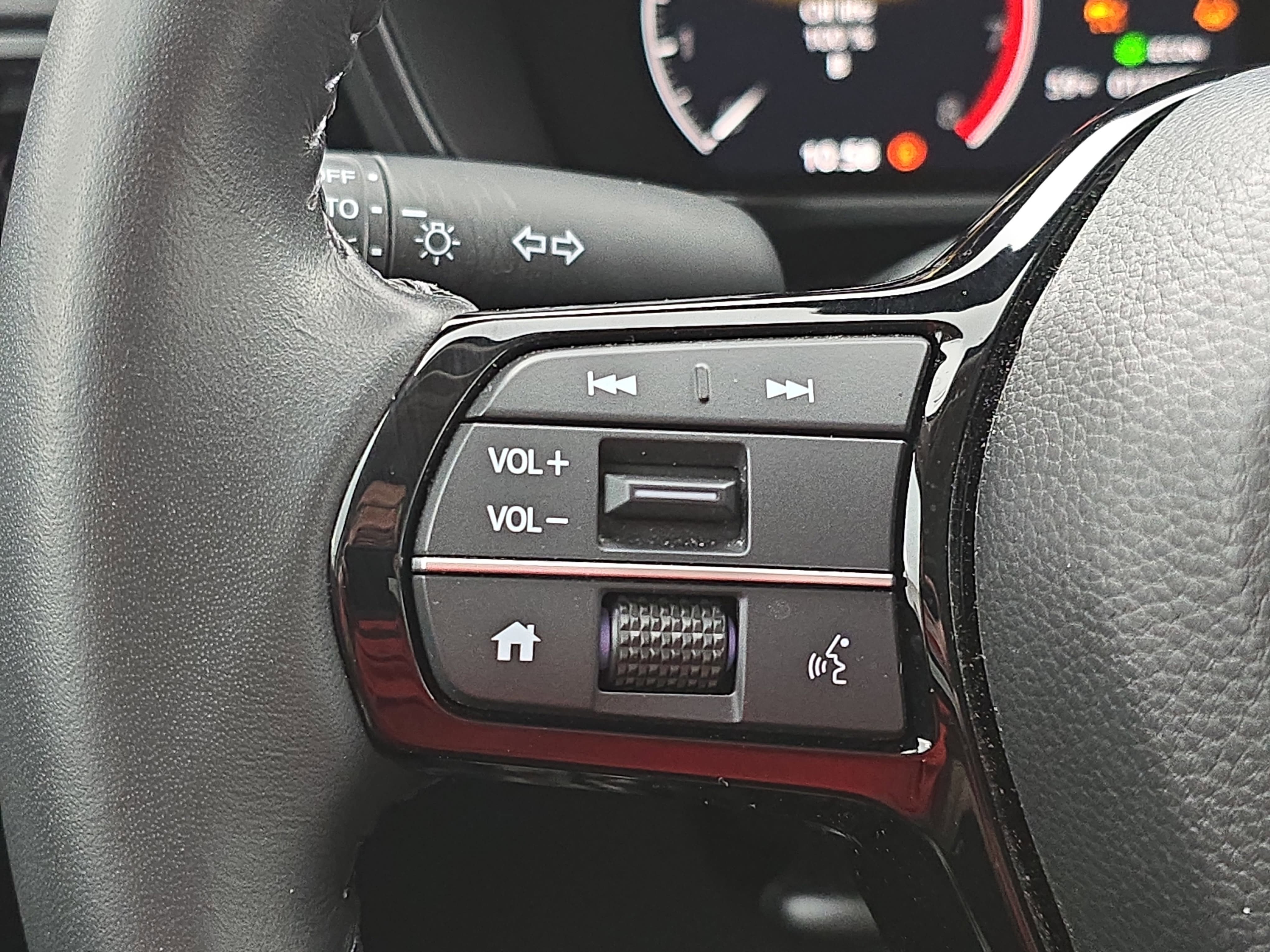 Used 2024 Honda CR-V EX-L image 17