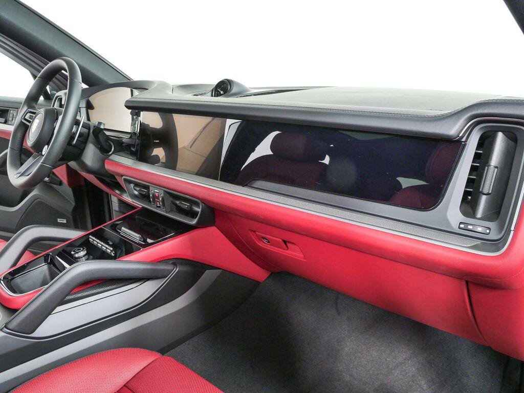 New 2026 Porsche Cayenne Coupe AWD/4WD image 26