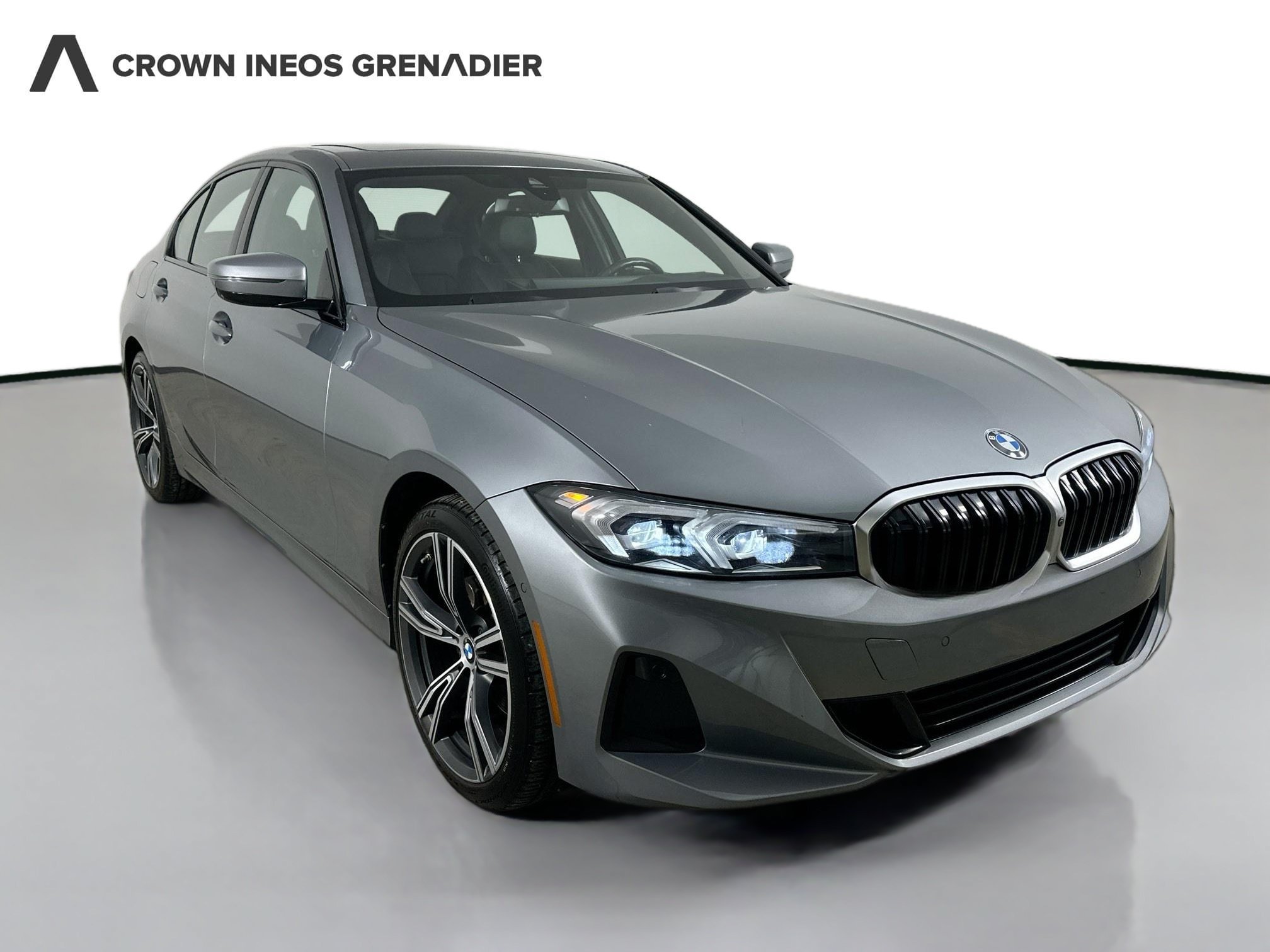 Used 2023 BMW 330i xDrive Sedan w/ Premium Package AWD/4WD image 3