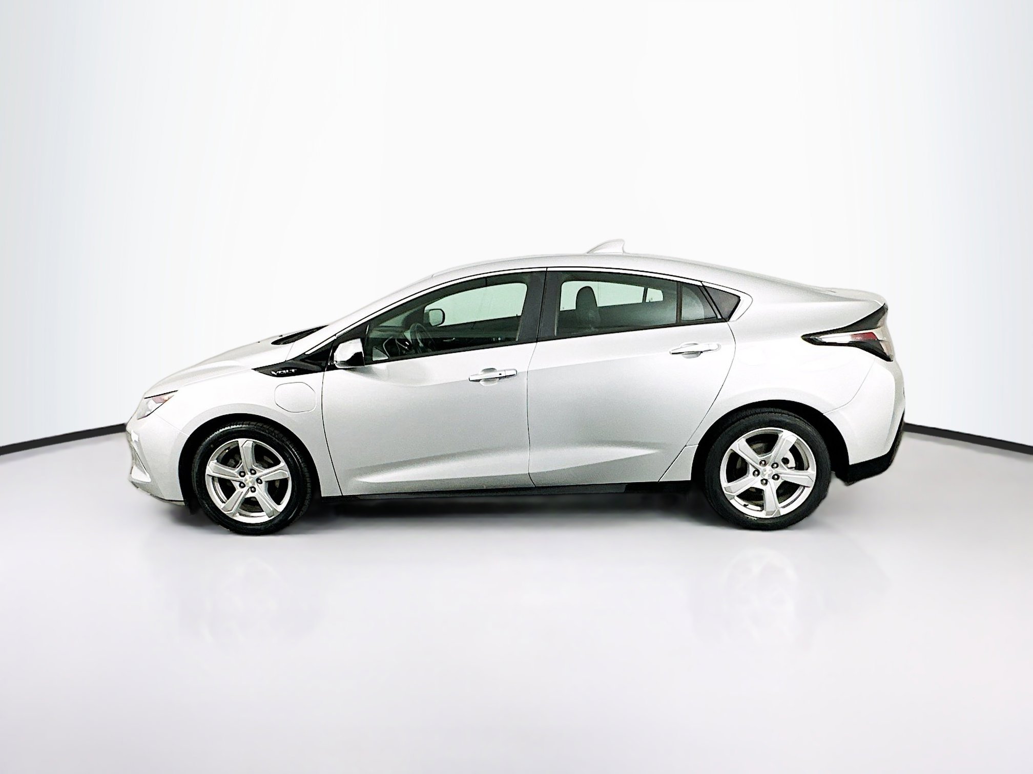 Used 2018 Chevrolet Volt LT image 4