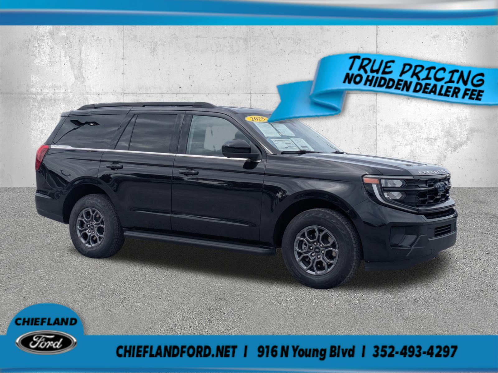 Used 2025 Ford Expedition Active RWD image 1