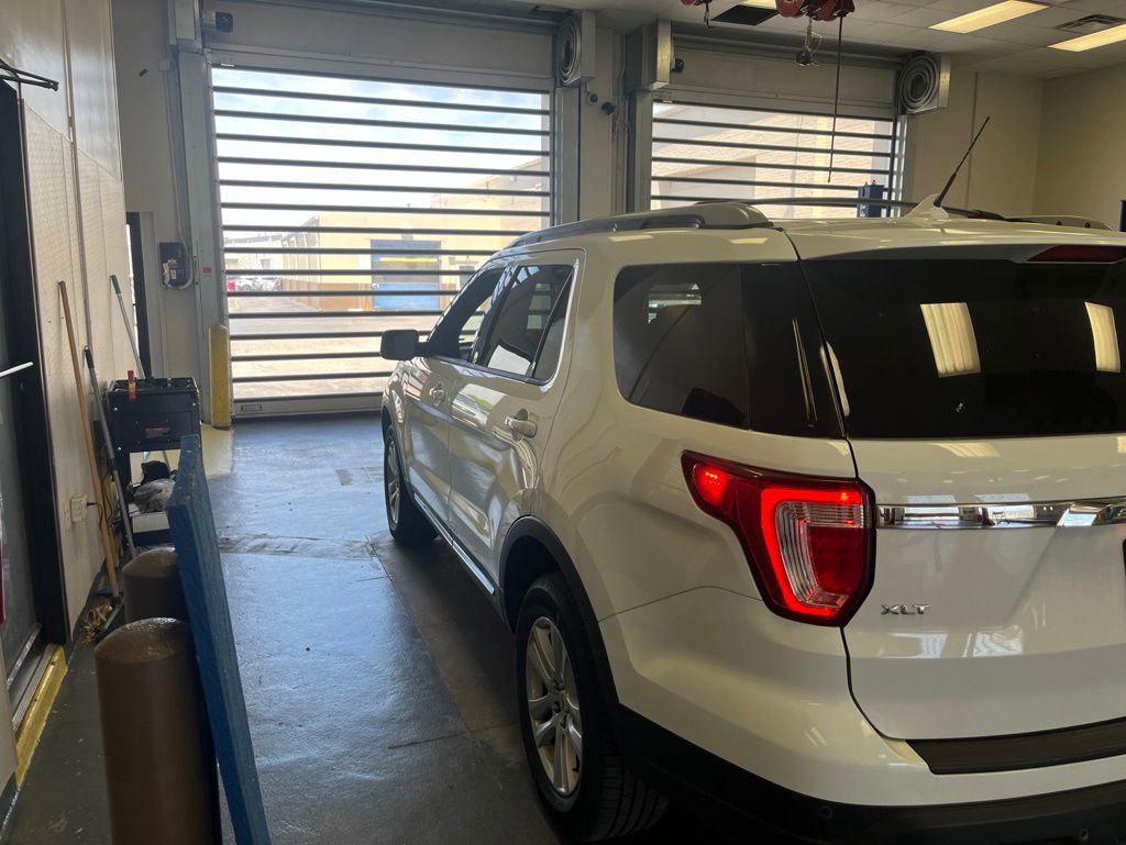 Used 2019 Ford Explorer XLT w/ Equipment Group 202A AWD/4WD image 7