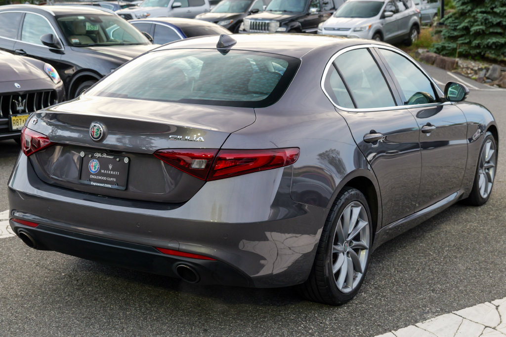 Used 2017 Alfa Romeo Giulia AWD w/ Cold Weather Package image 7