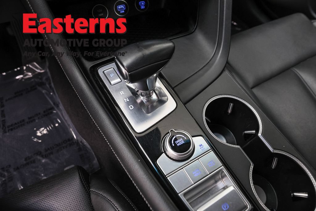 Used 2025 Genesis G70 2.5T RWD image 13