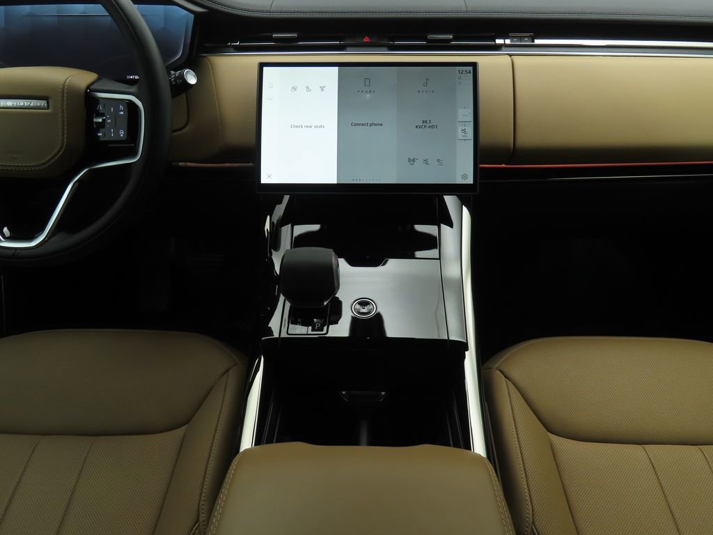 Used 2025 Land Rover Range Rover Sport SE image 10