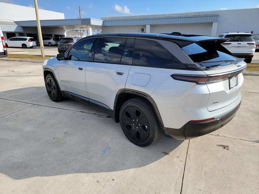 Used 2025 Jeep Wagoneer S Launch Edition image 3