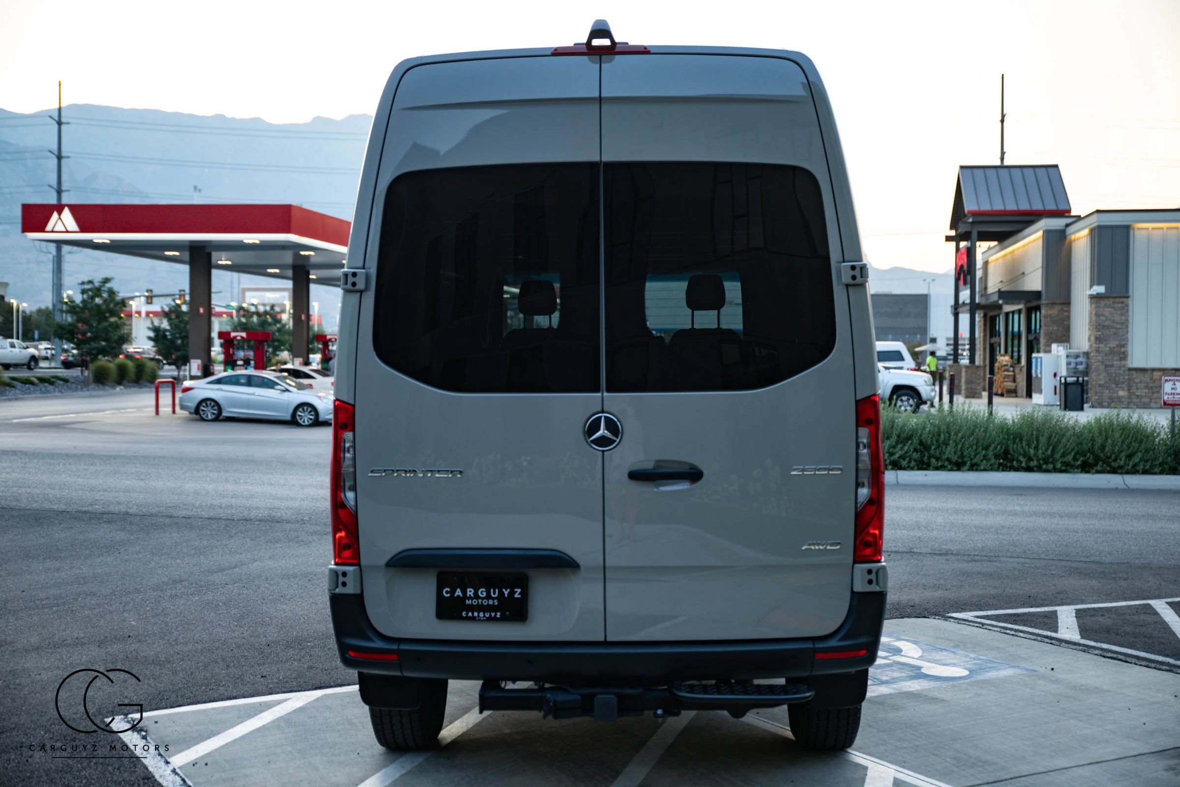 Used 2024 Mercedes-Benz Sprinter 2500 image 11