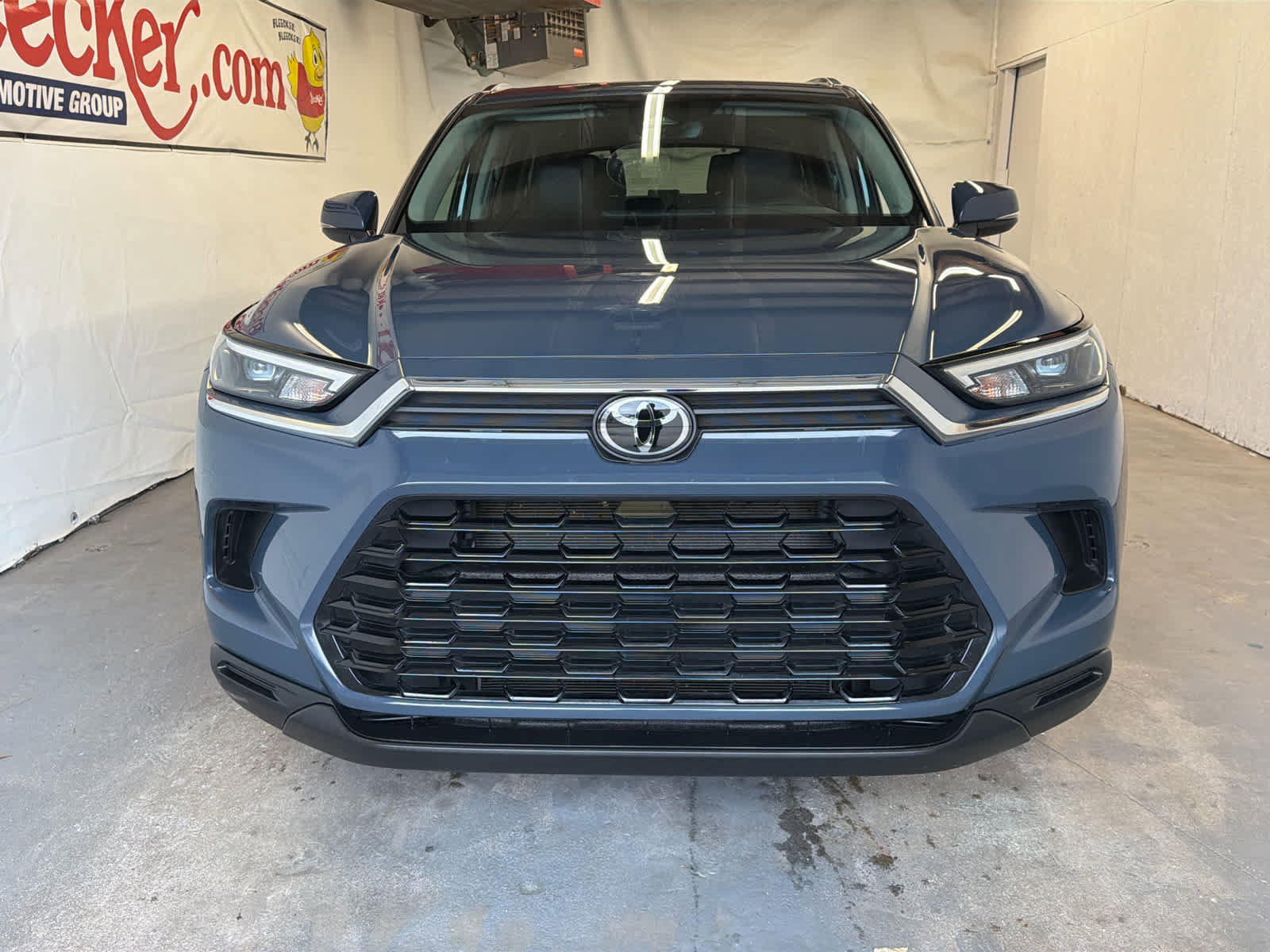 Used 2025 Toyota Grand Highlander FWD image 3