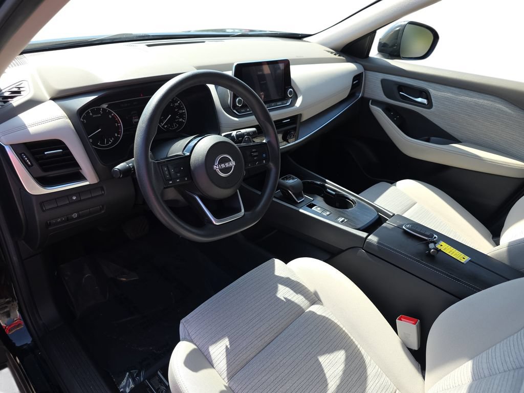 Used 2023 Nissan Rogue SV FWD image 16