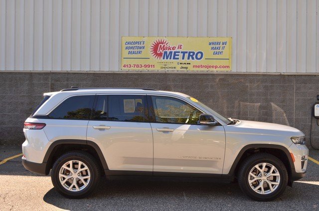 Used 2023 Jeep Grand Cherokee Limited image 1