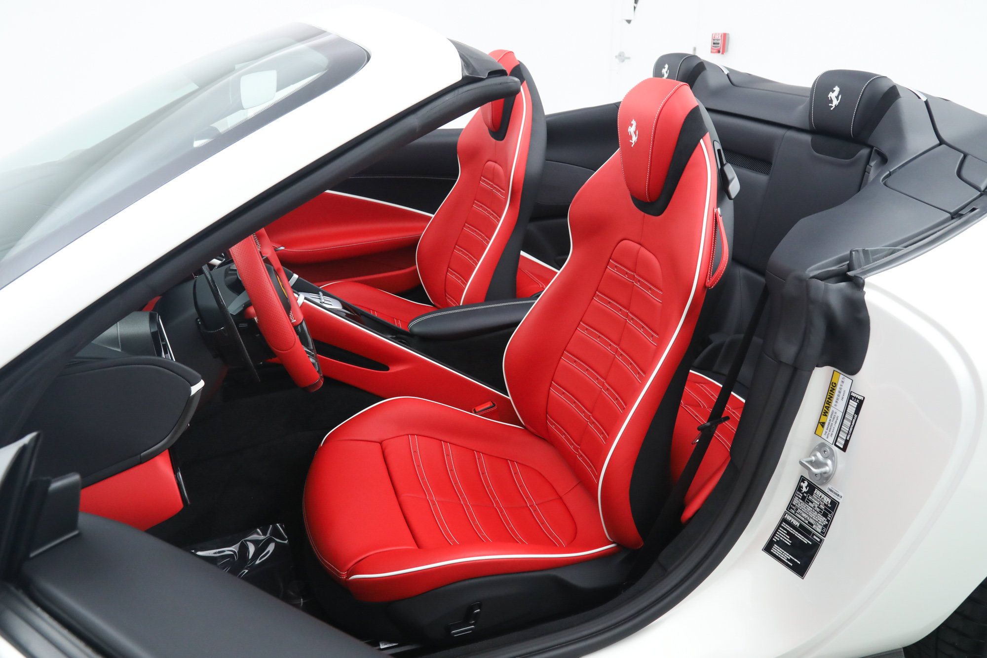 Certified 2025 Ferrari Roma Spider RWD image 5