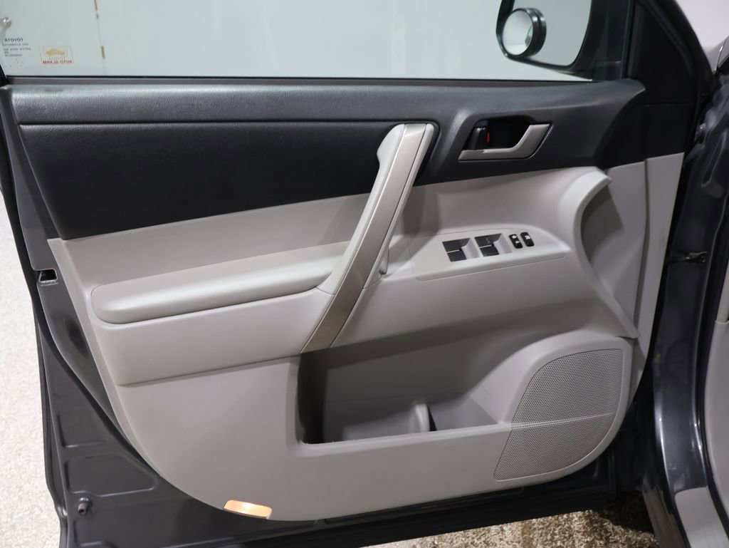 Used 2012 Toyota Highlander 4WD image 13