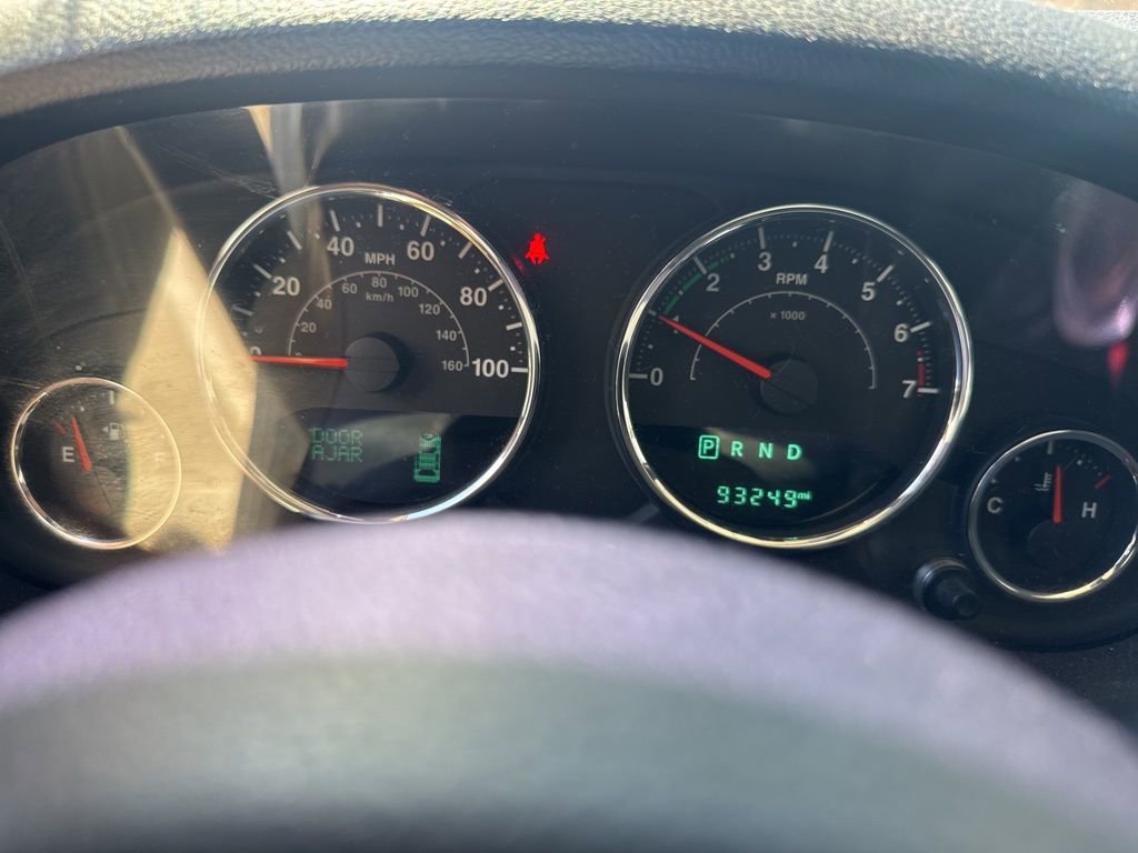 Used 2016 Jeep Wrangler Unlimited Rubicon w/ Connectivity Group image 7