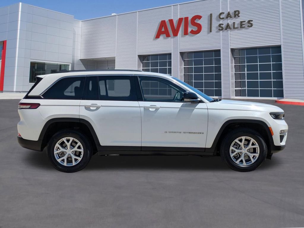 Used 2023 Jeep Grand Cherokee Limited AWD/4WD image 5