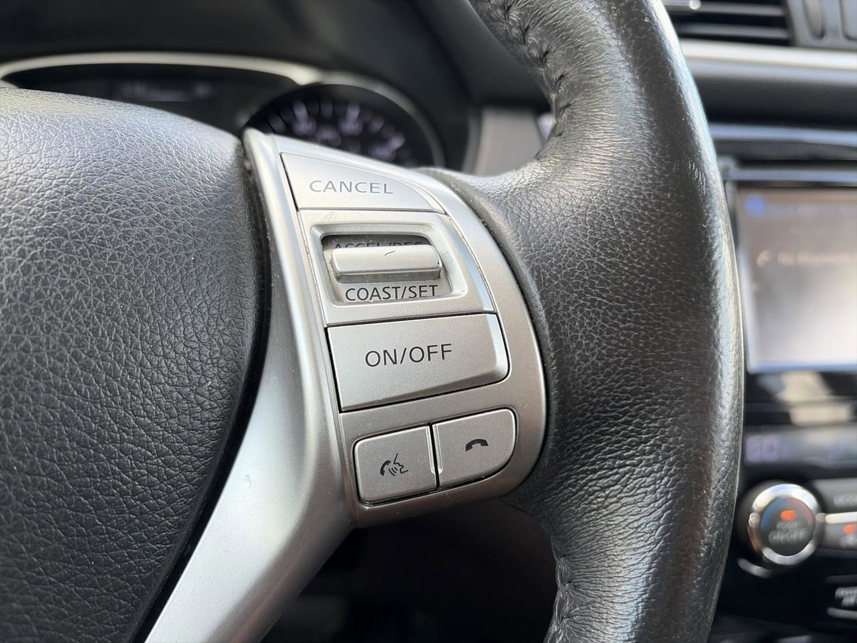 Used 2016 Nissan Rogue SL w/ SL Premium Package FWD image 31