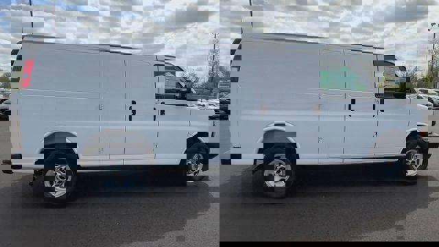 New 2026 GMC Savana 2500 Extended w/ Driver Convenience Package RWD image 9