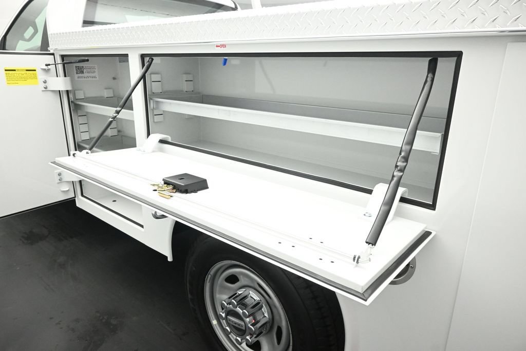 New 2026 Ford F350 XL w/ XL Chrome Package RWD image 17