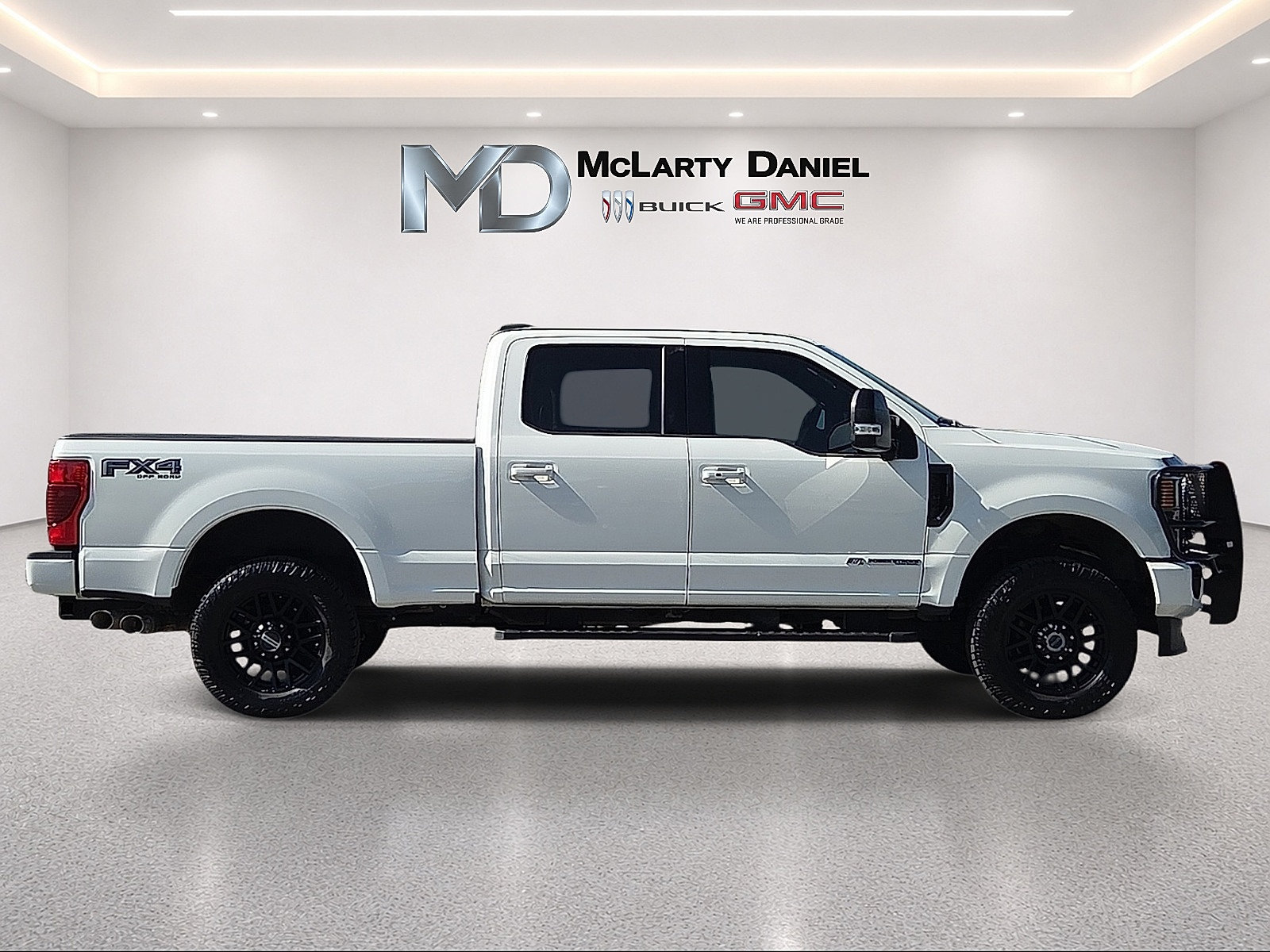 Used 2022 Ford F250 Lariat w/ Black Appearance Package AWD/4WD image 15