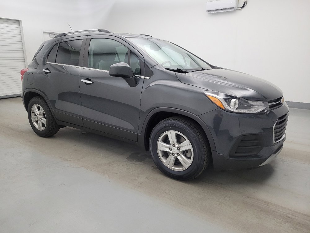 Used 2019 Chevrolet Trax LT w/ Sun & Sound Package FWD image 11