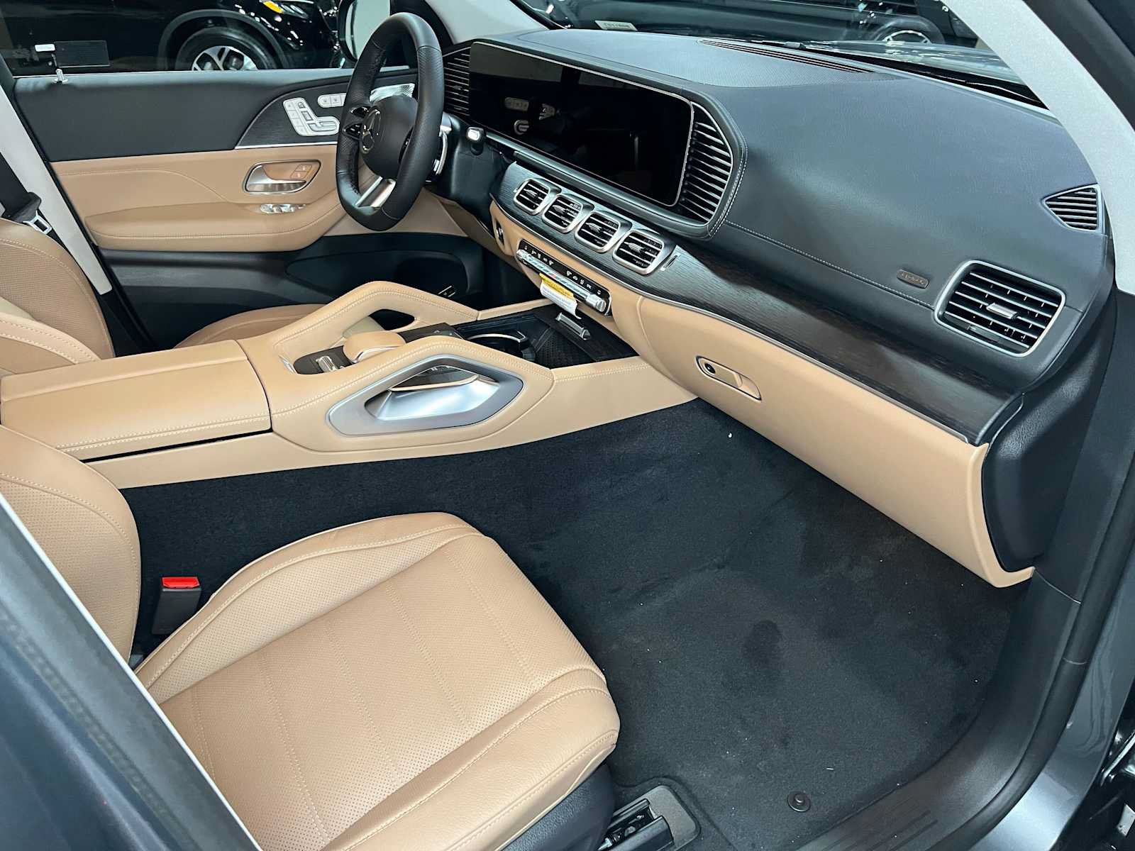 New 2026 Mercedes-Benz GLS 450 4MATIC image 11