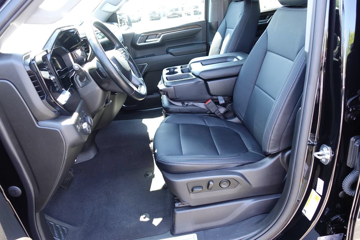 Used 2024 Chevrolet Silverado 1500 LT AWD/4WD image 18