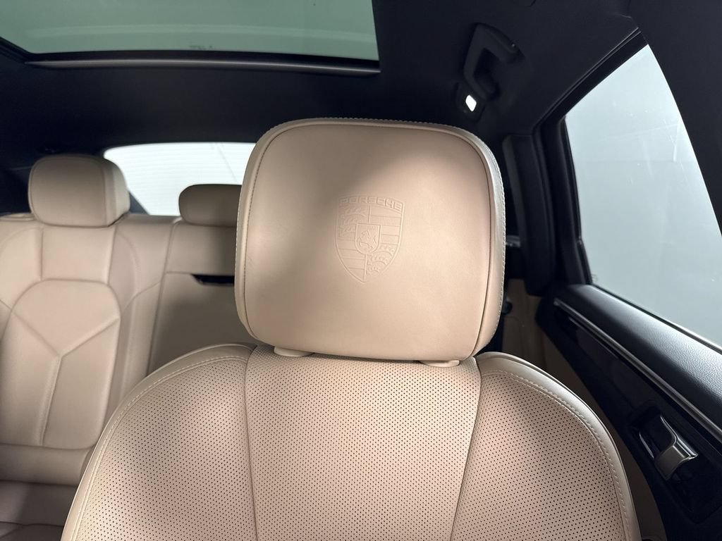 Certified 2022 Porsche Macan S w/ Premium Package Plus AWD/4WD image 40