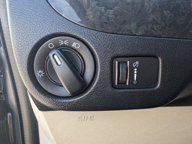 Used 2014 Dodge Grand Caravan SXT w/ Rear Park Assist Package FWD image 15