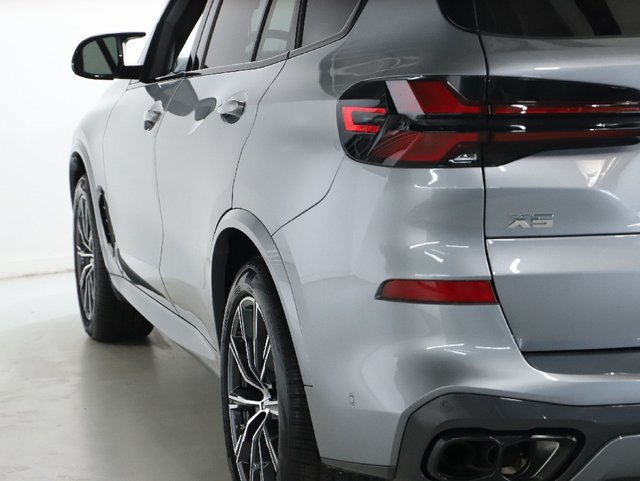 Used 2026 BMW X5 M60i AWD/4WD image 48