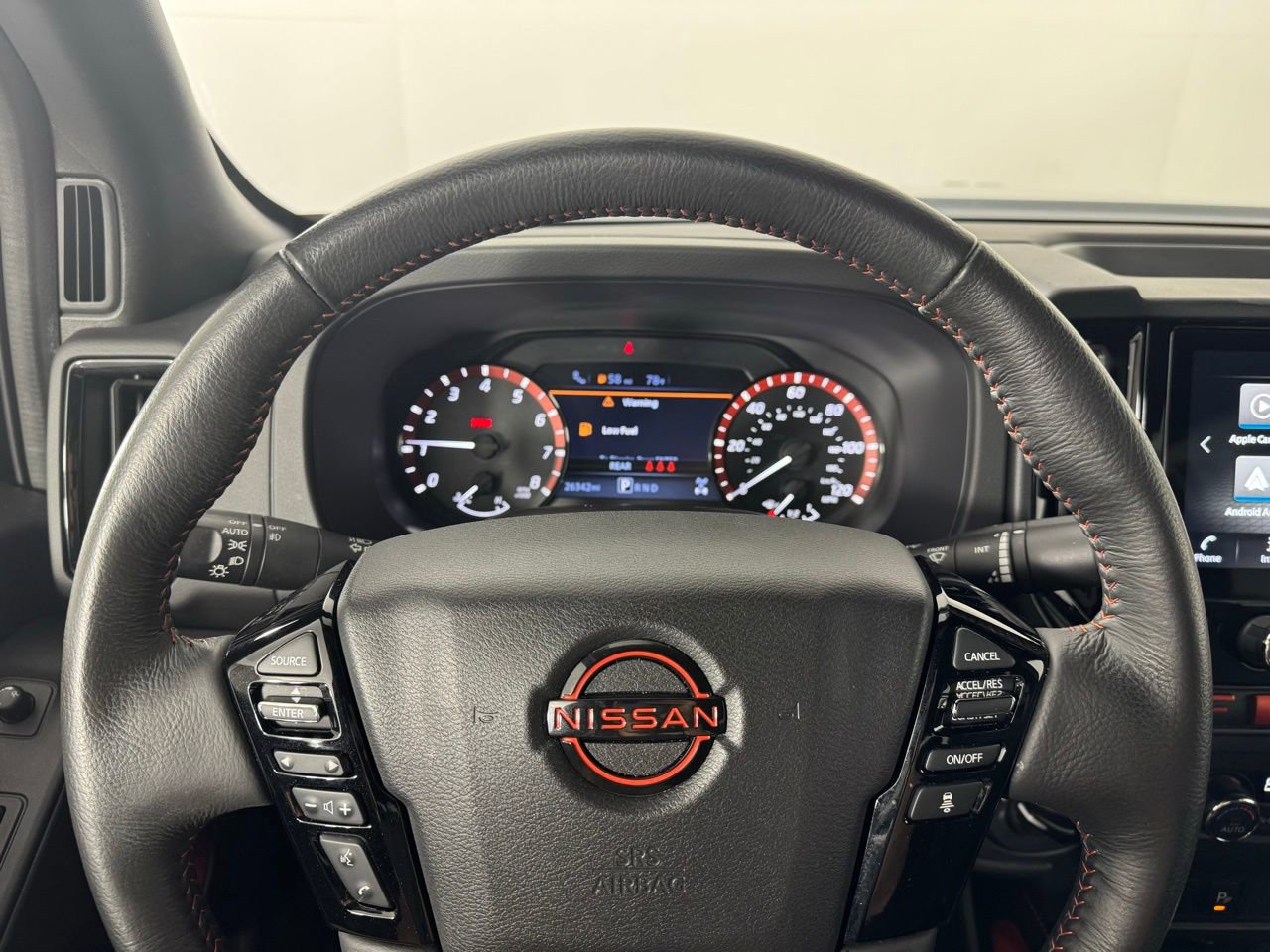 Used 2025 Nissan Frontier PRO-4X AWD/4WD image 13