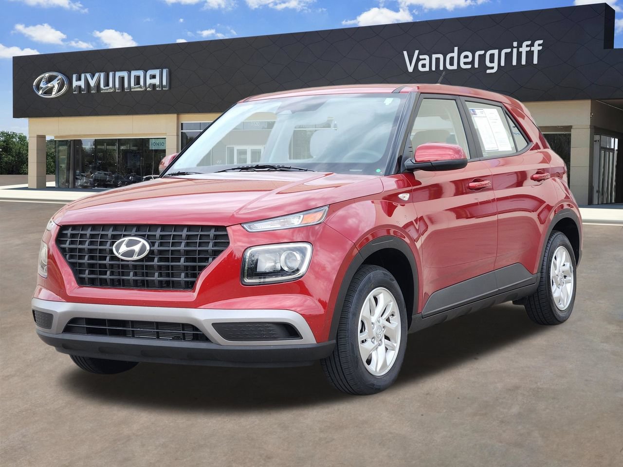 Used 2025 Hyundai Venue SE FWD image 2
