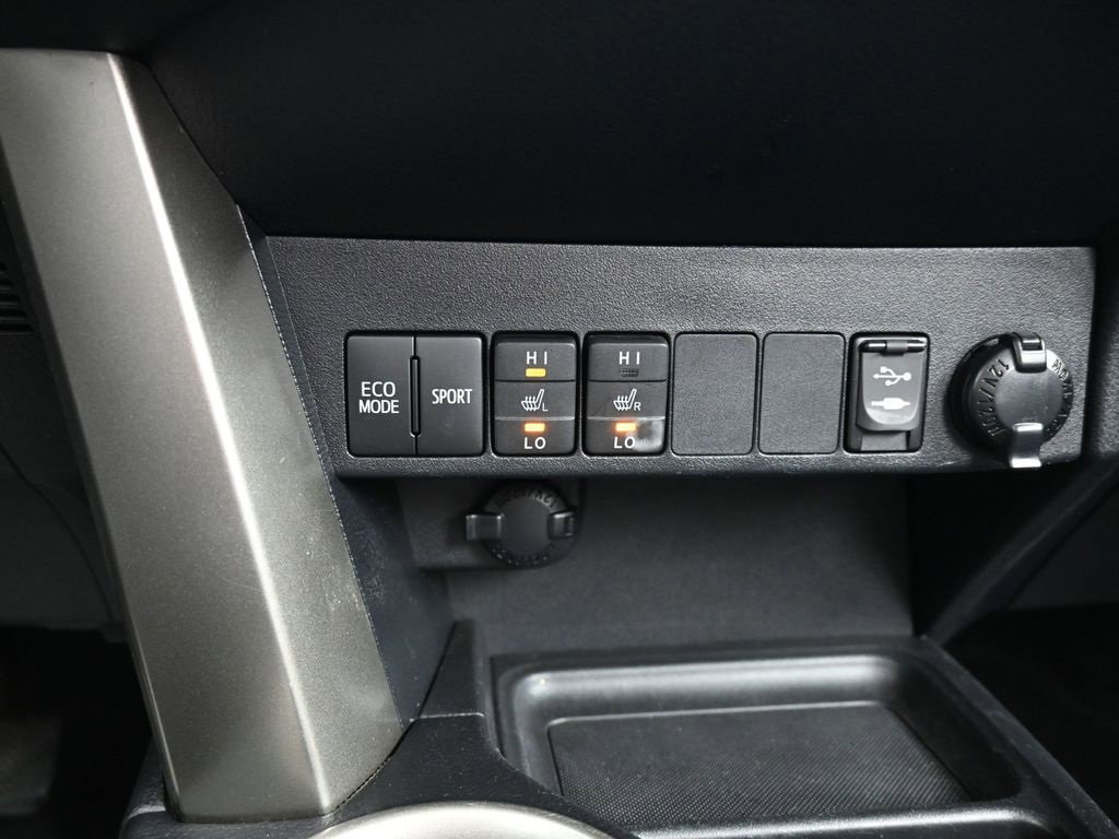 Used 2013 Toyota RAV4 Limited image 46