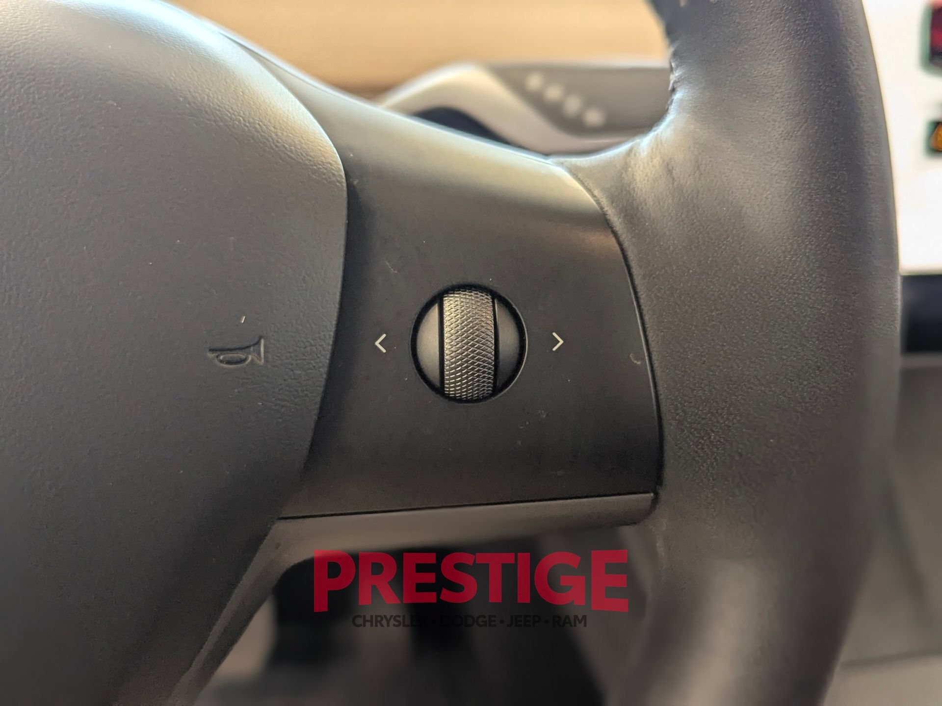 Used 2023 Tesla Model Y Long Range AWD/4WD image 18