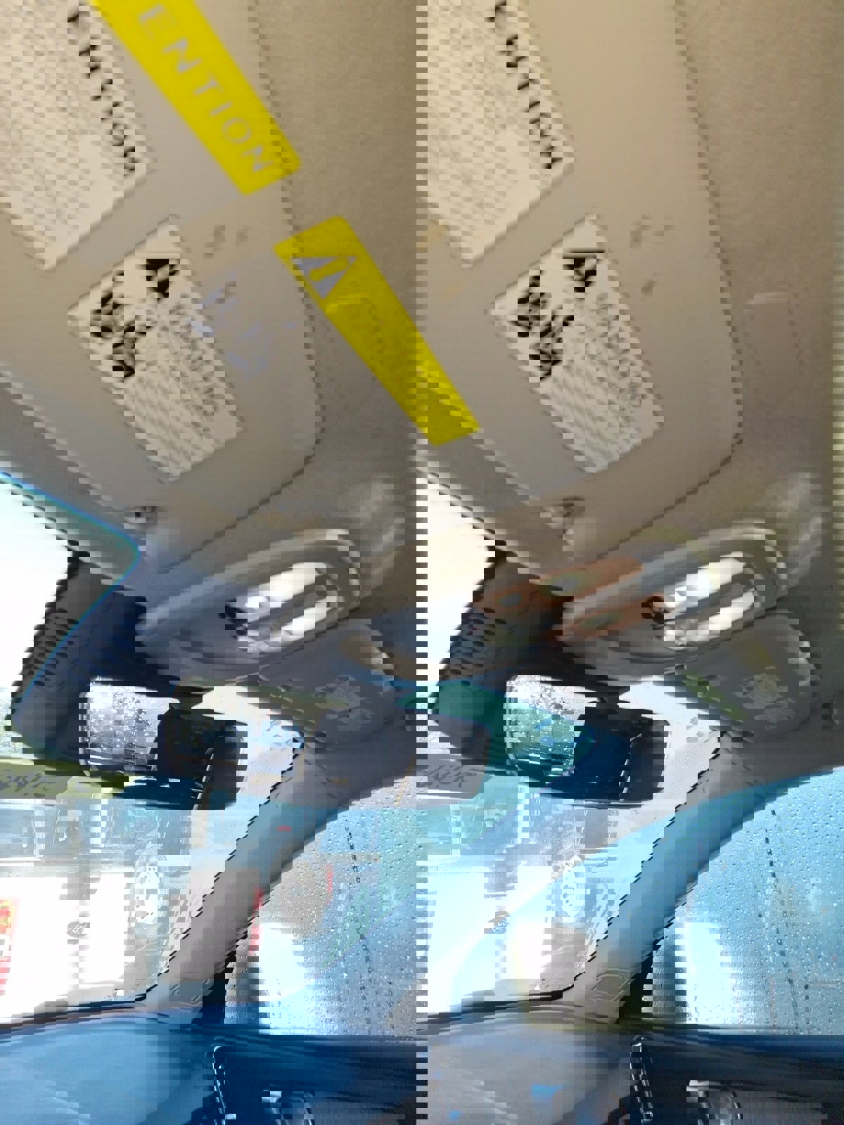 Used 2023 Volvo XC40 B5 Plus image 12