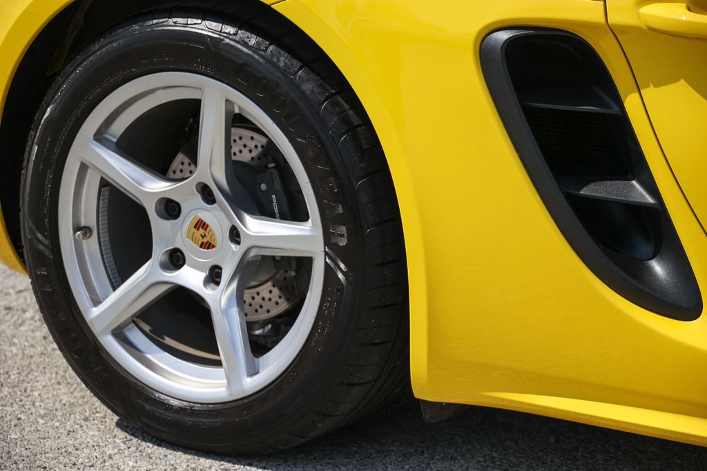 Certified 2024 Porsche 718 Boxster RWD image 28