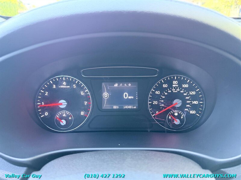 Used 2016 Kia Sorento FWD image 14