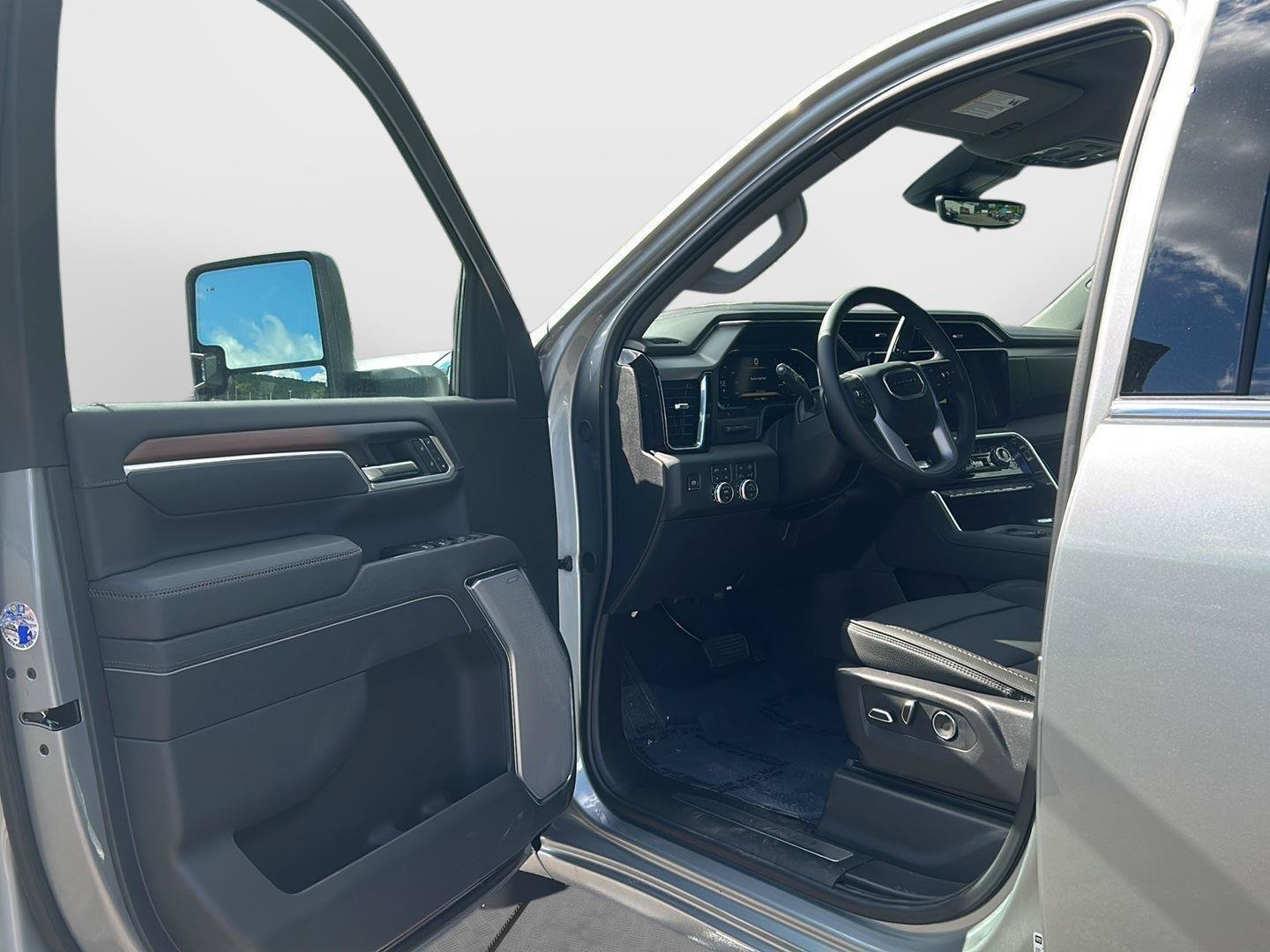 New 2026 GMC Sierra 2500 Denali w/ Max Trailering Package AWD/4WD image 10