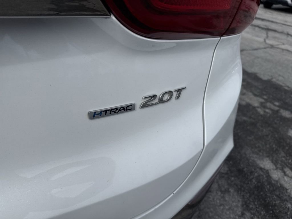 Used 2020 Hyundai Santa Fe Limited image 6