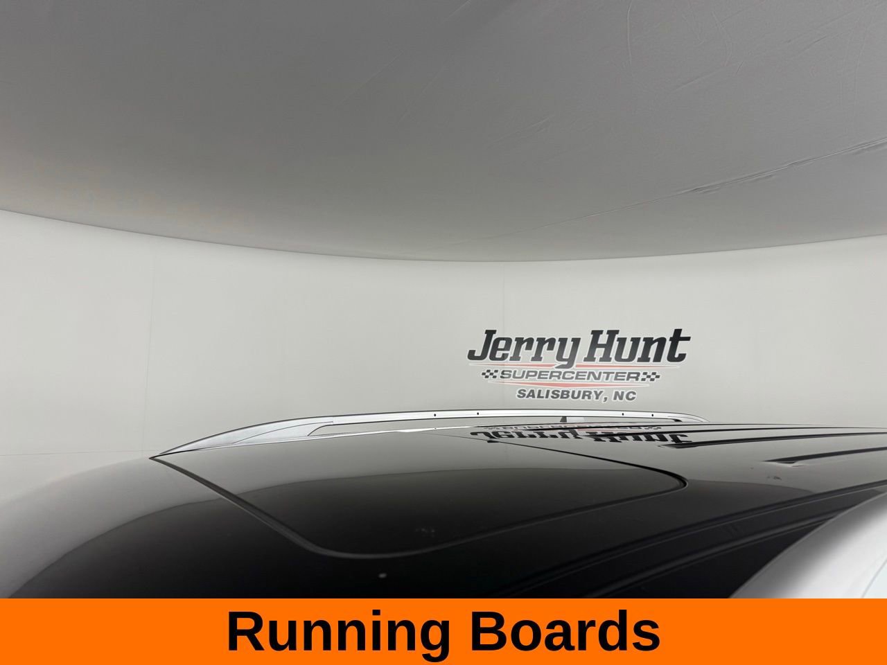 Used 2024 Nissan Armada SL w/ Captain's Chairs Package image 14