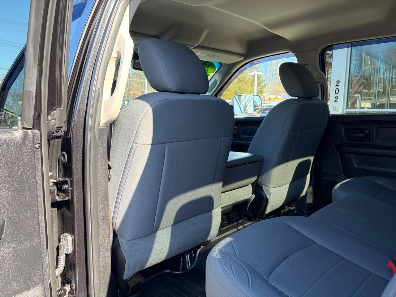 Used 2016 RAM 2500 Tradesman w/ Chrome Appearance Group image 38