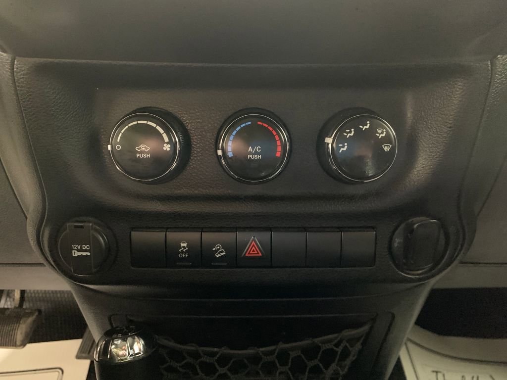 Used 2013 Jeep Wrangler Sport image 23