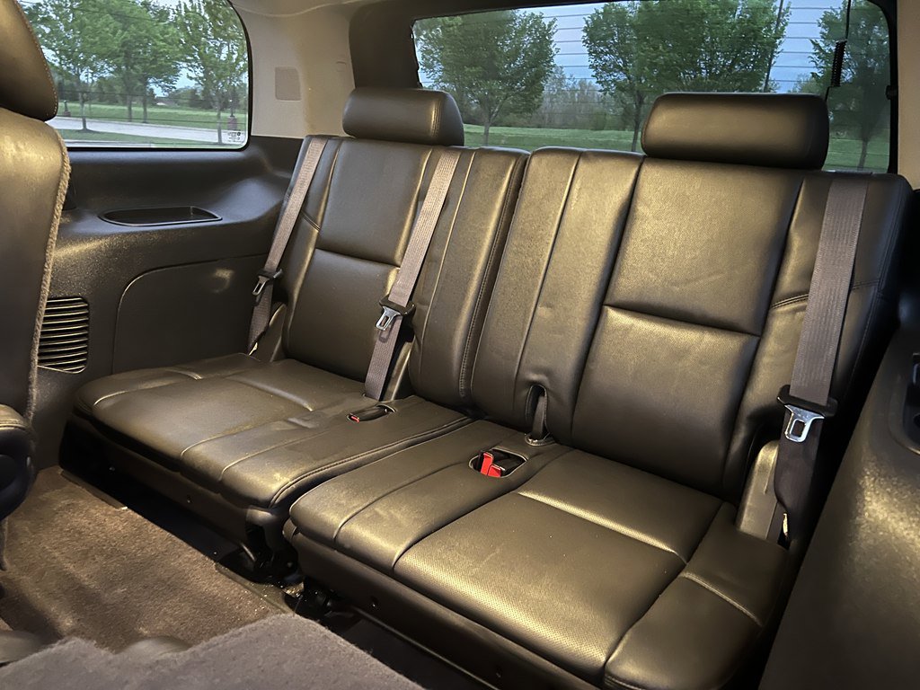Used 2014 Cadillac Escalade Luxury AWD/4WD image 16