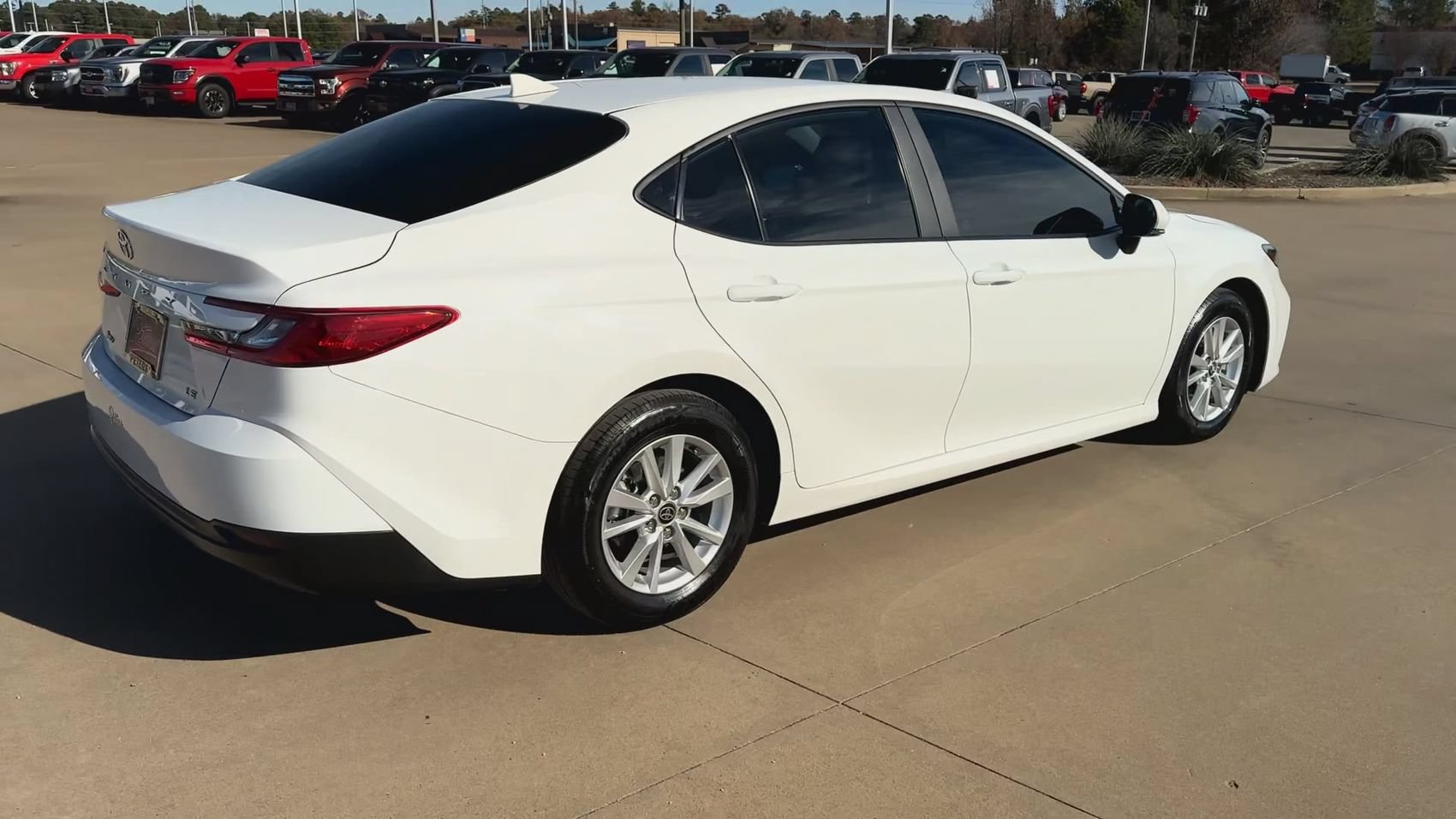 Used 2025 Toyota Camry LE w/ Convenience Package FWD image 9