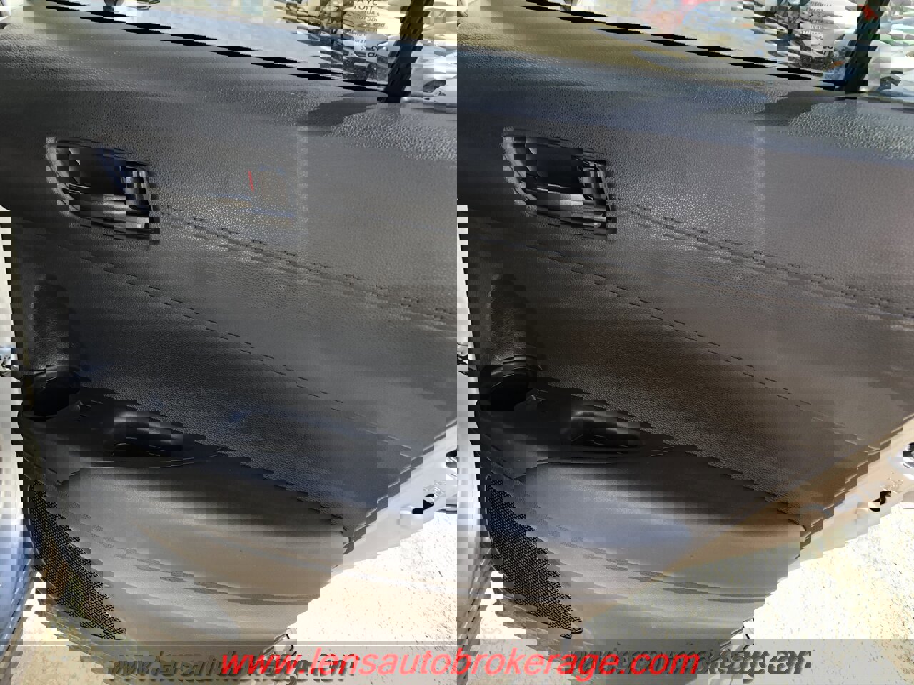 Used 2023 Toyota Corolla Cross AWD Hybrid image 19