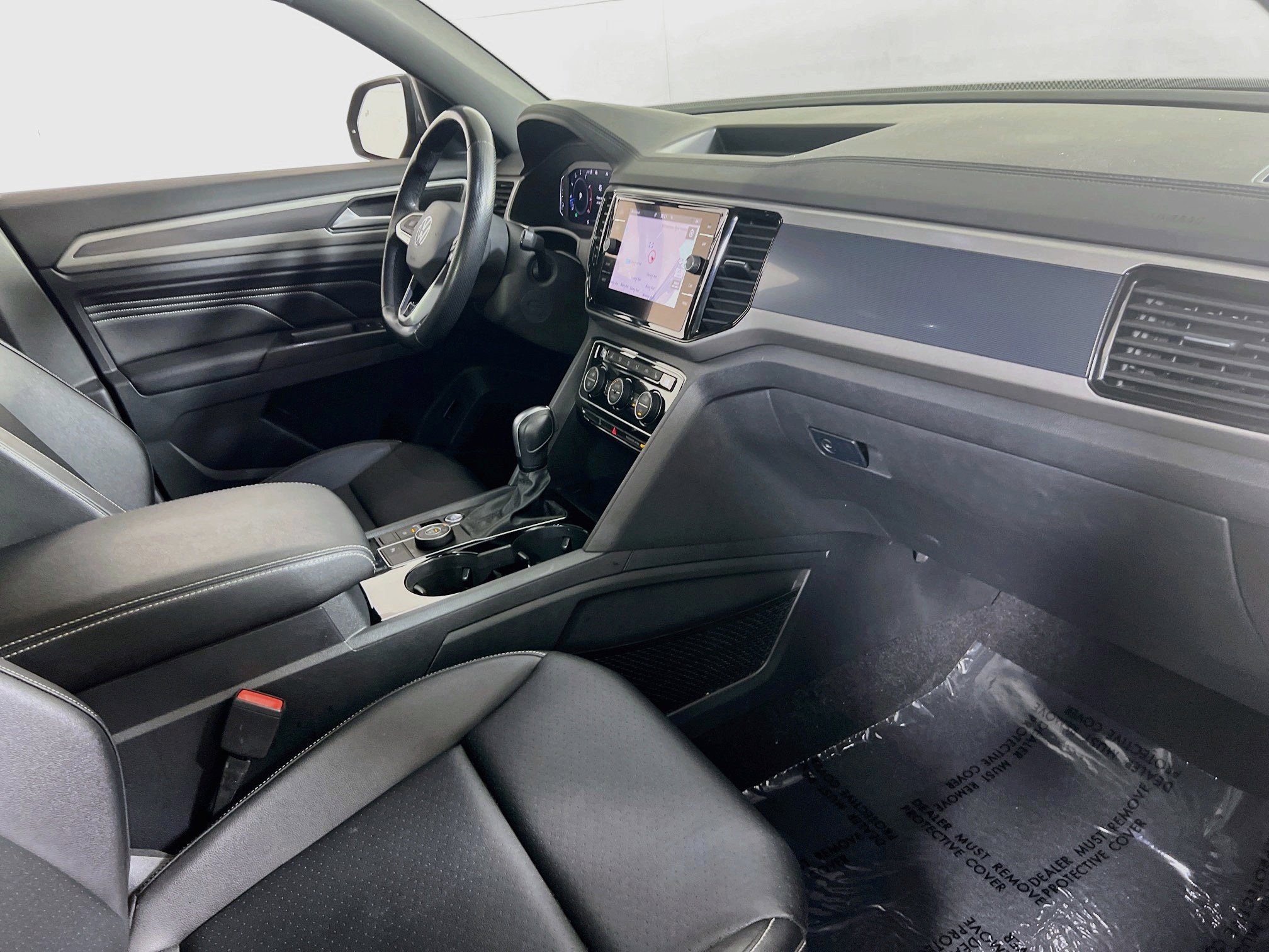 Used 2020 Volkswagen Atlas Cross Sport SEL R-Line AWD/4WD image 29