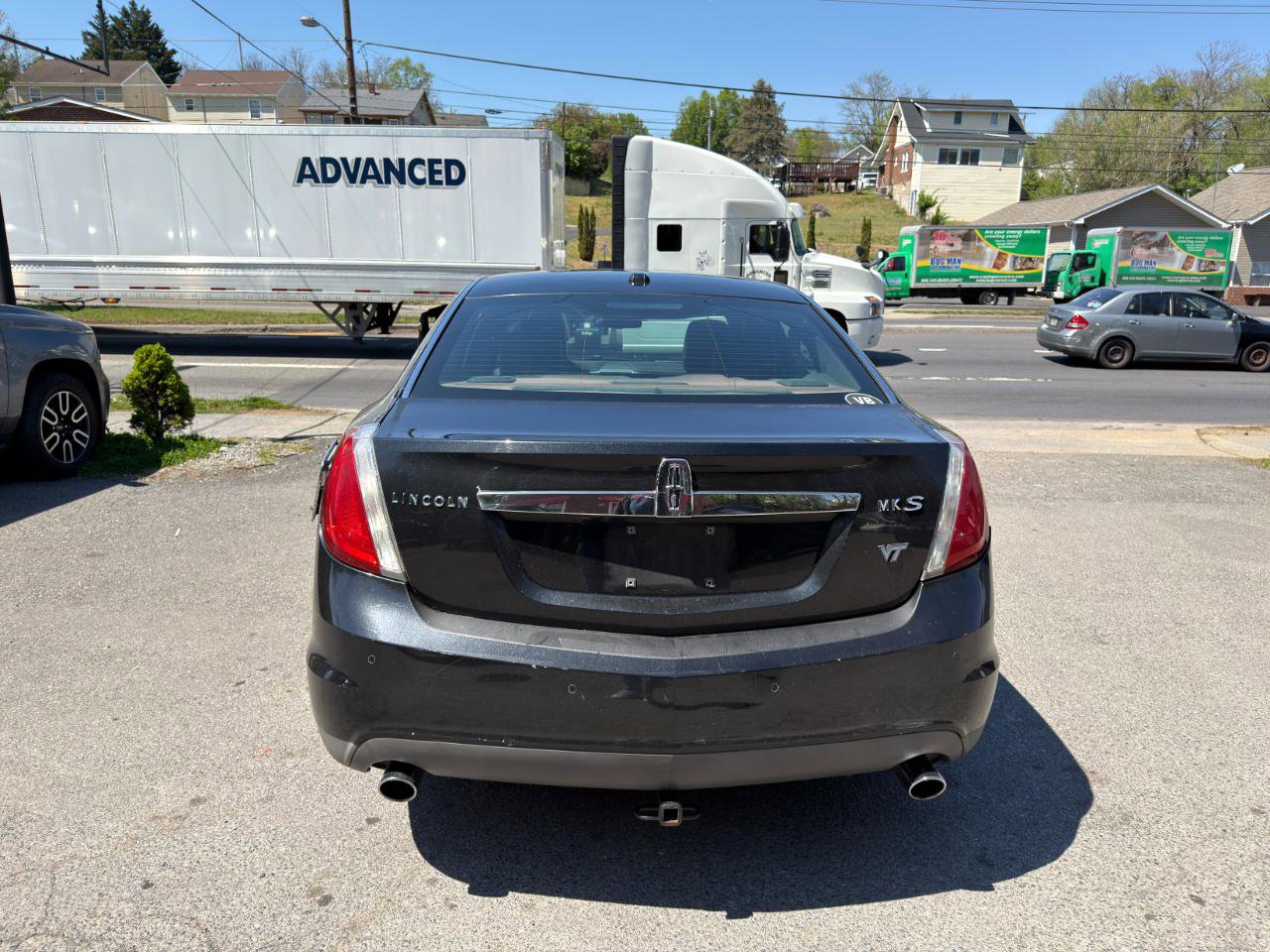 Used 2010 Lincoln MKS FWD image 4