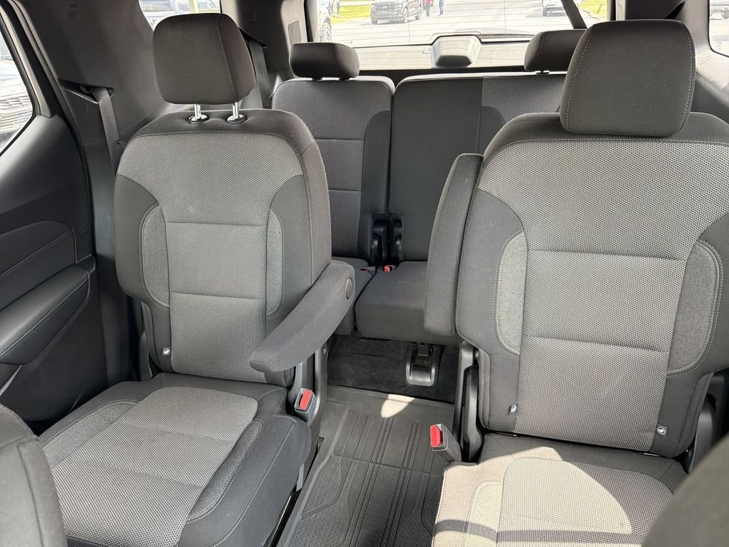 Used 2023 Chevrolet Traverse LT FWD image 27
